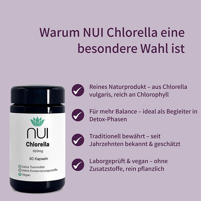 Lila Hintergrund mit Überschrift: ‘Warum NUI Chlorella eine besondere Wahl ist’. Links Bulletpoints: ‘Reich an Chlorophyll & Nährstoffen’, ‘Unterstützt die natürliche Entgiftung’, ‘Vegan & ohne Füllstoffe’, ‘Ideal für Vitalität & Wohlbefinden’. Rechts eine Flasche NUI Chlorella.